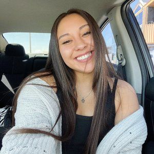 Meet your Posher, Lyssa